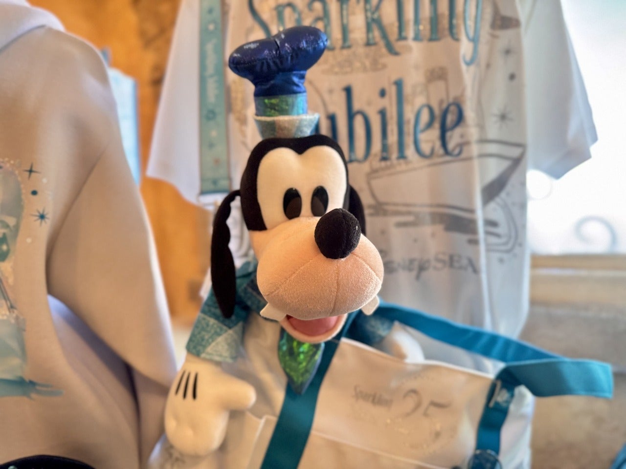 ディズニーシー25種年グッズ「グーフィーぬいぐるみ」