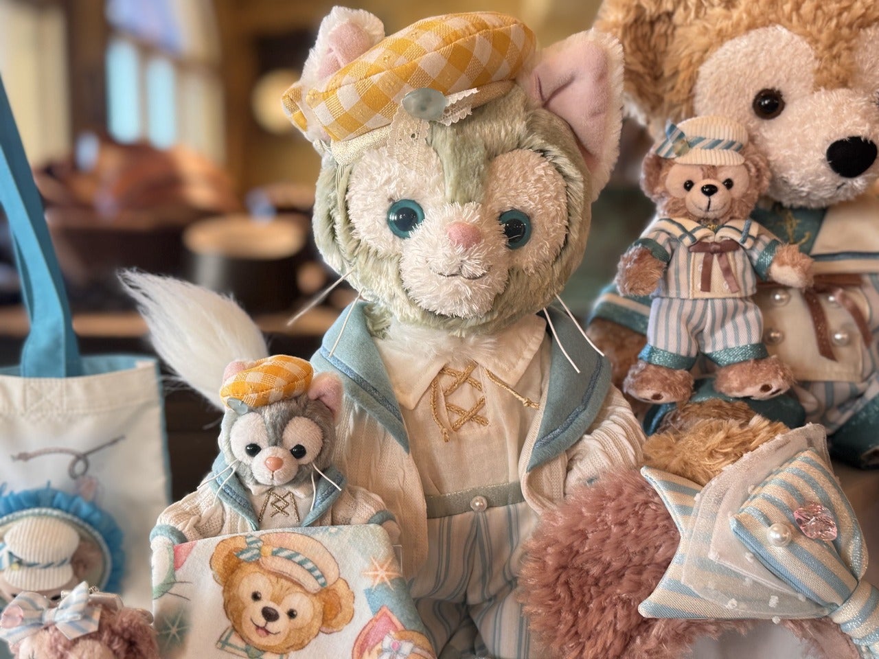 ダッフィー＆フレンズのファインド・ユア・ビューティフル・ブルー！「ぬいぐるみコスチューム」「ぬいぐるみバッジ」ジェラトーニ