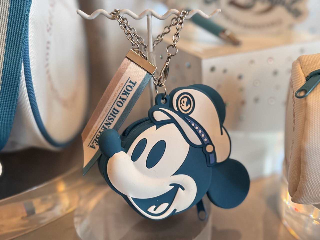 ディズニーシー25種年グッズ「バッグチャームケース付」　