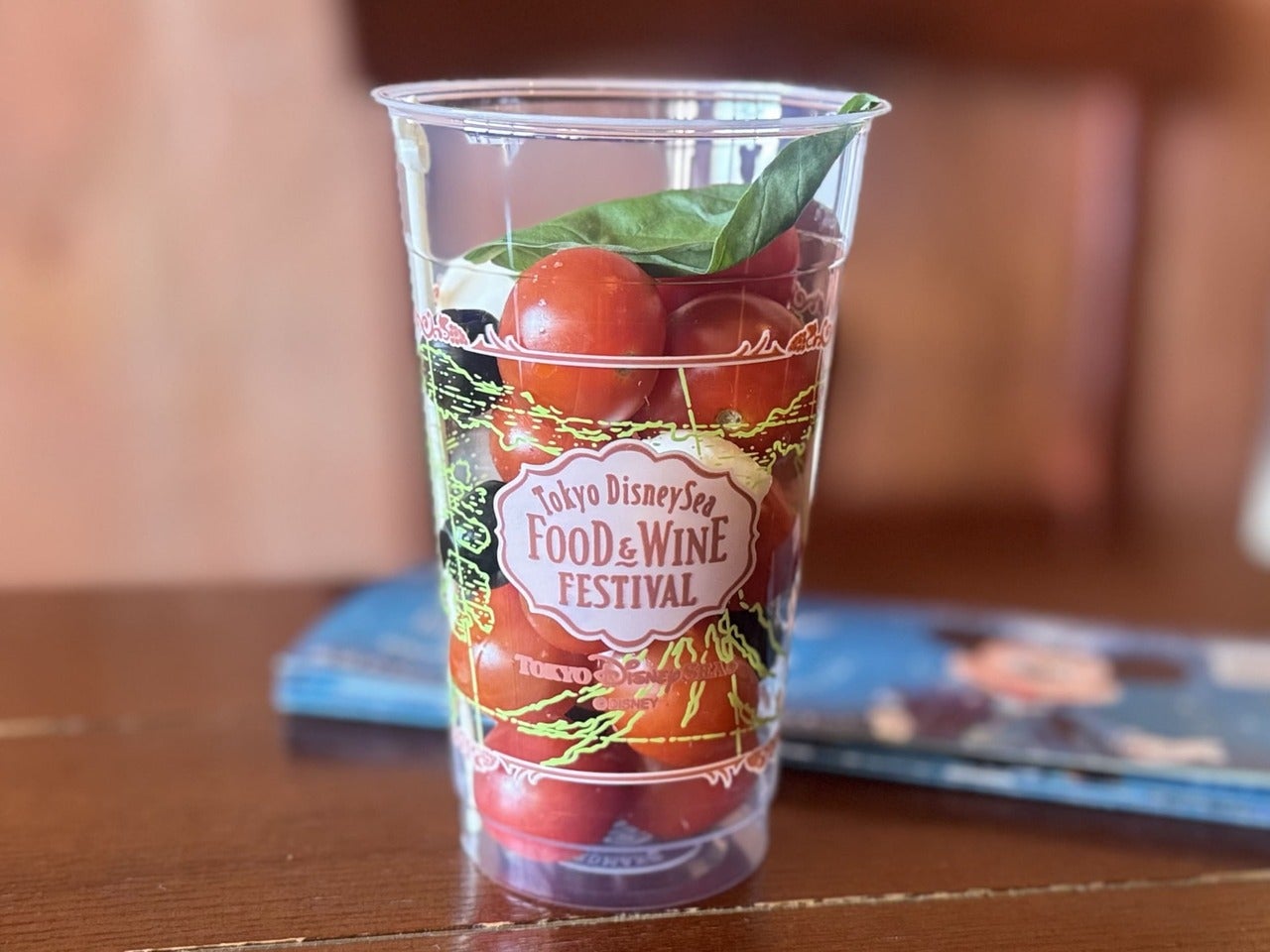 スペシャルイベント「東京ディズニーシー・フード＆ワイン・フェスティバル」食べ歩きメニュー「カプレーゼ」１