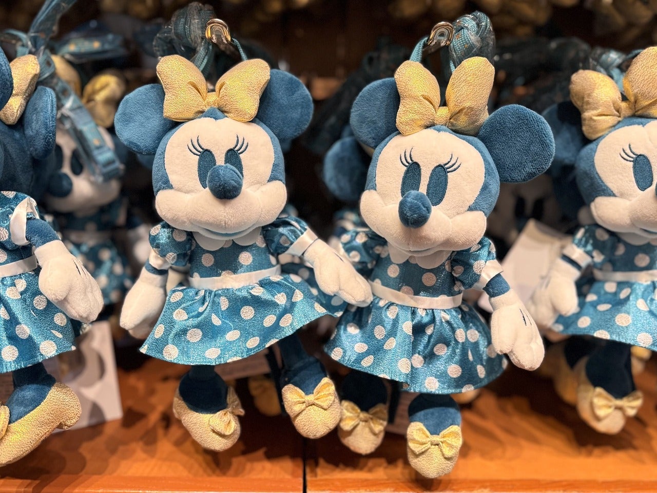 ディズニーシー25周年お土産・グッズ　ミニーの「ショルダーバッグ」