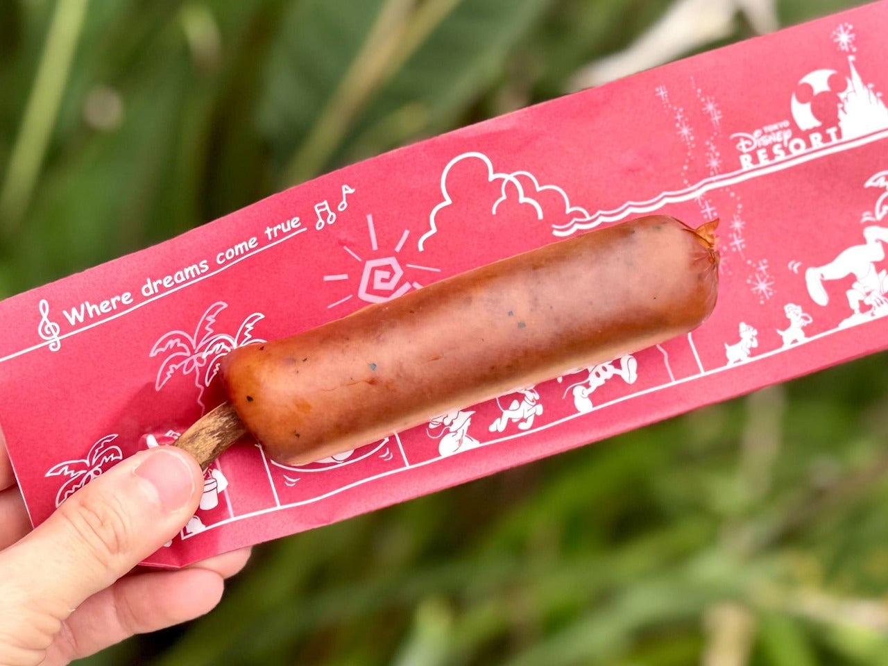 東京ディズニーシー食べ歩き定番メニュー「骨付きソーセージ」