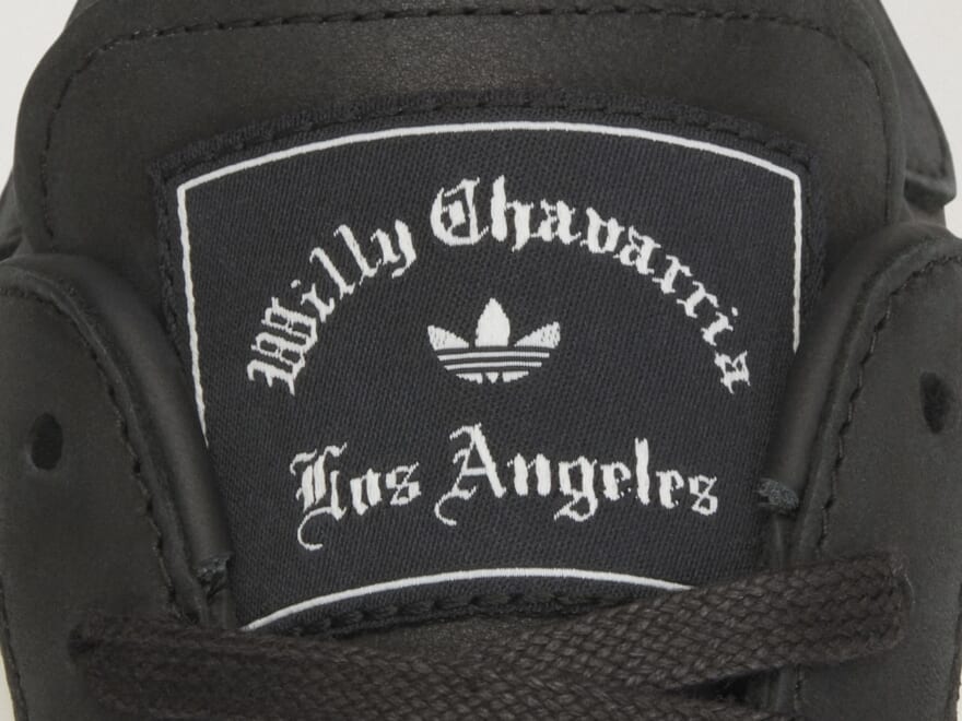 「アディダス オリジナルス」と「ウィリー・チャバリア」がコラボ!新解釈のスニーカーやトラックジャケットが集結!