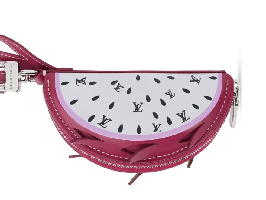 「ルイ・ヴィトン」の新作メンズバッグチャームはシーンに遊び心を添えるデザインが勢揃い!