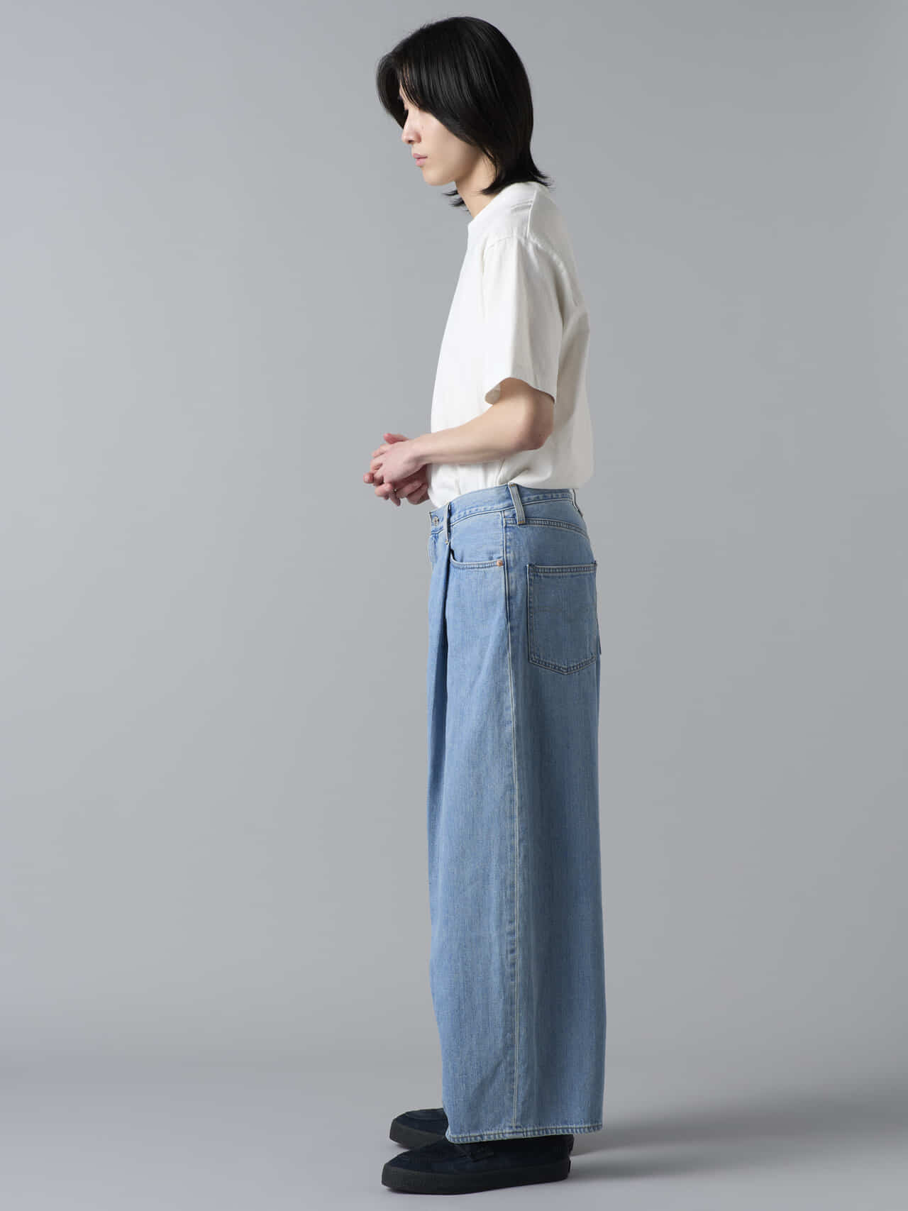 Levi's® BLUETAB™ Wide Pleats Cropの試着横