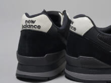 エディターが気になった春の新作「黒スニーカー」３選。ニューバランスの名作「996」からアディダスの都市シリーズ「パリ」まで...