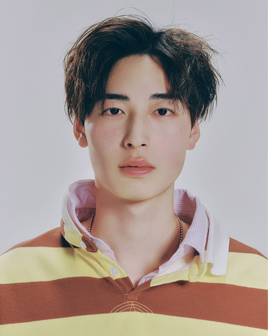 センターパートのバングス 正面