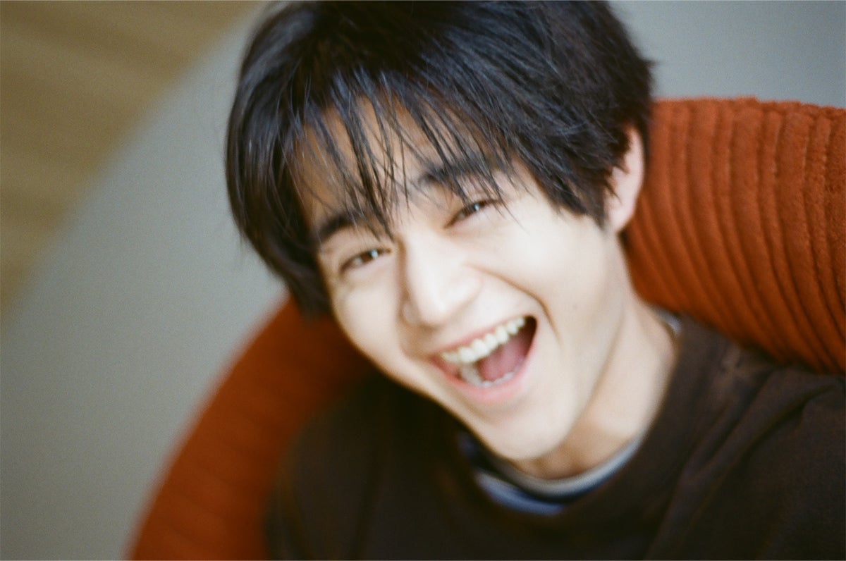 鈴木 仁が撮影した鈴鹿央士　１３