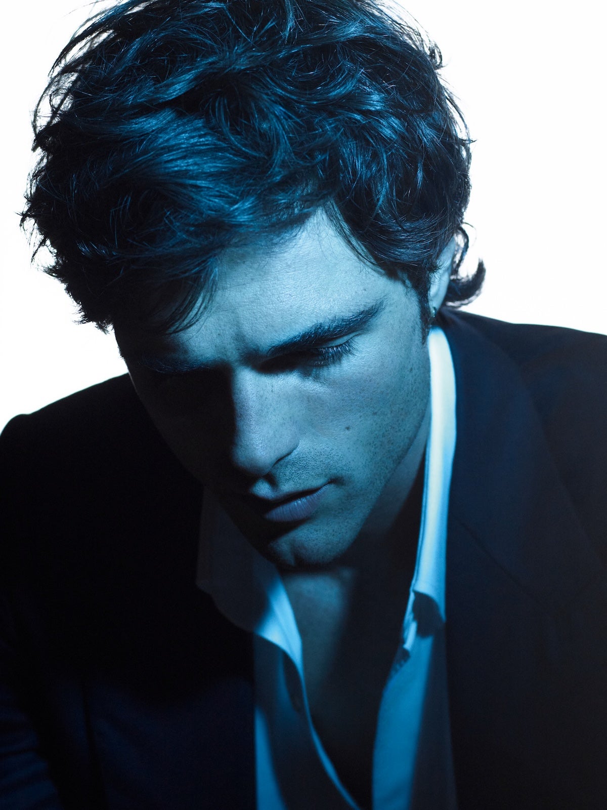 【CHANEL（シャネル）】ジェイコブ エロルディ、「ブルー ドゥ シャネル」の新アンバサダーに就任