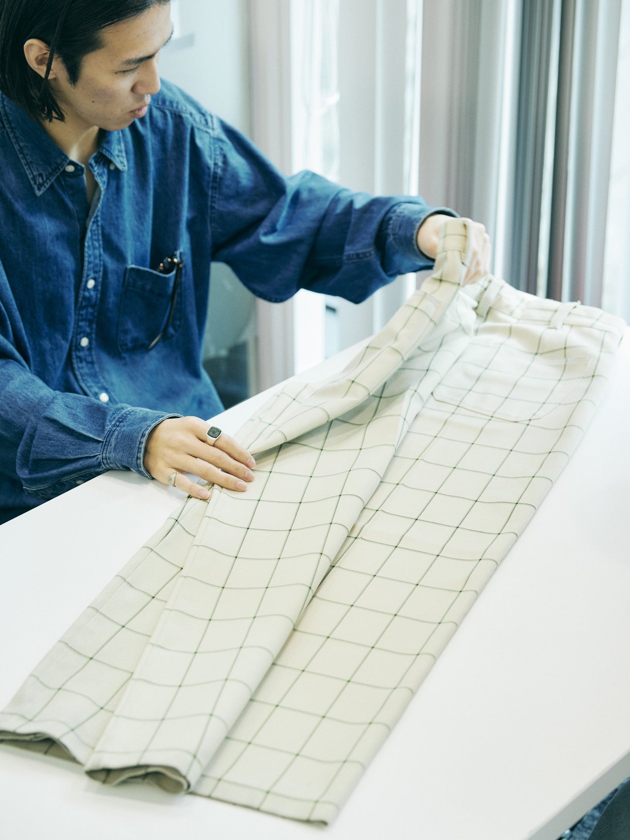 3.〈MARNI〉のワイドスラックス　４