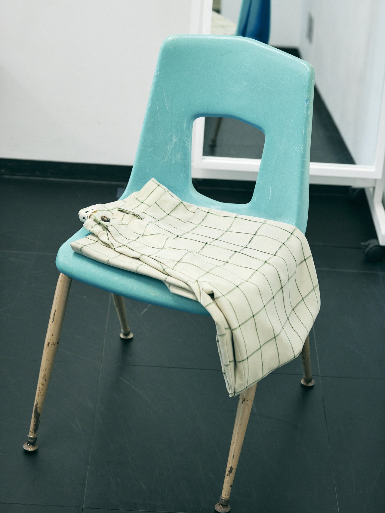 3.〈MARNI〉のワイドスラックス　１