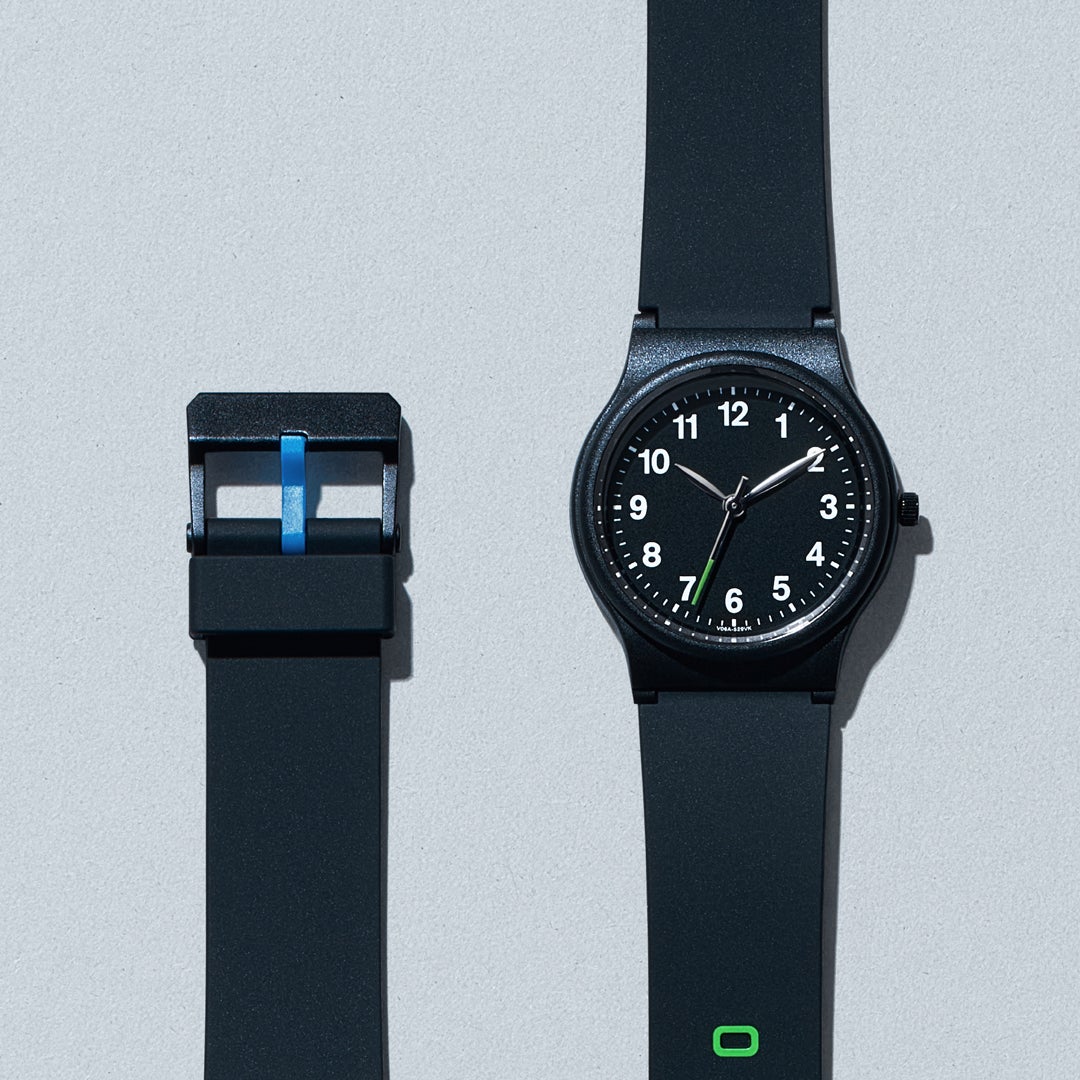 ファミリーマートのコンビニエンスウェア「腕時計」ブラック／文字盤