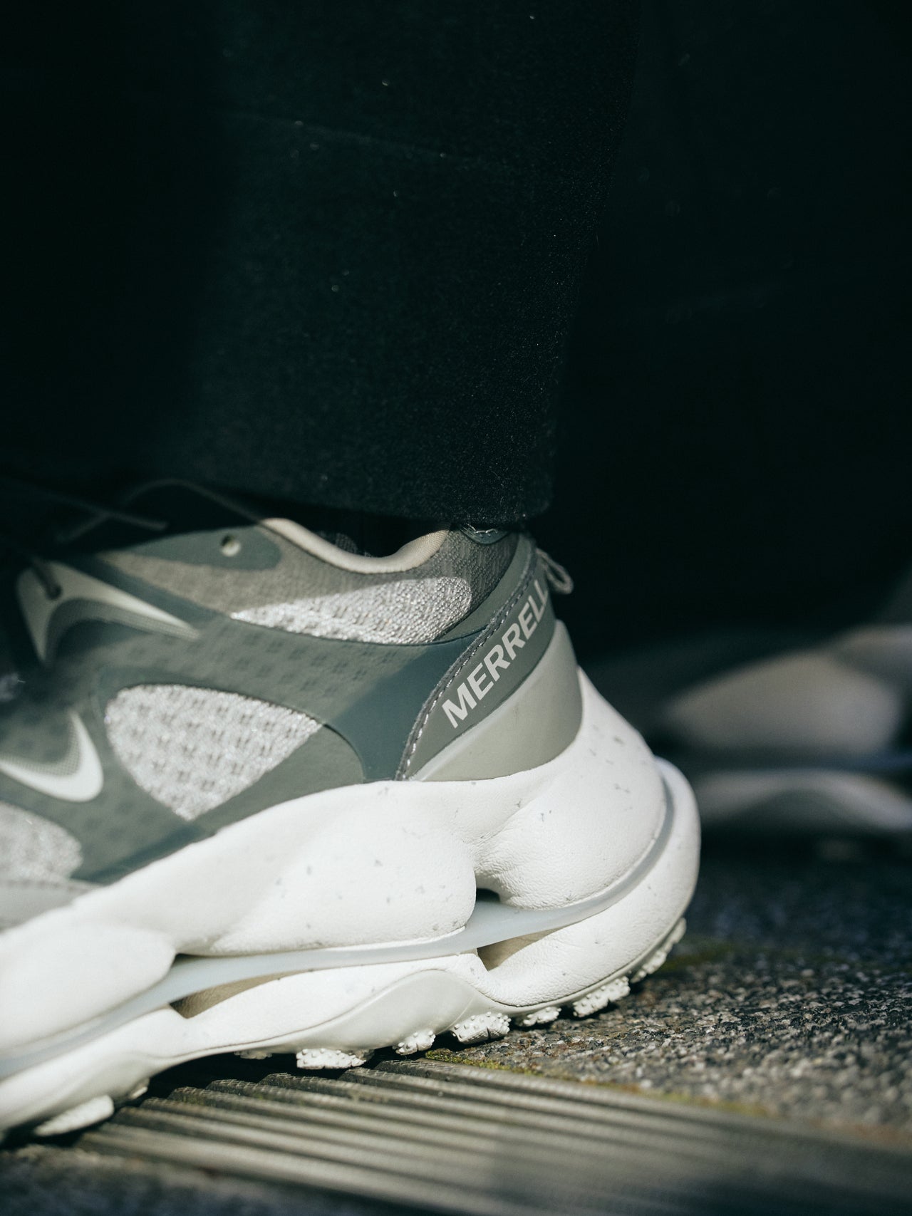 〈MERRELL〉のスニーカー　２