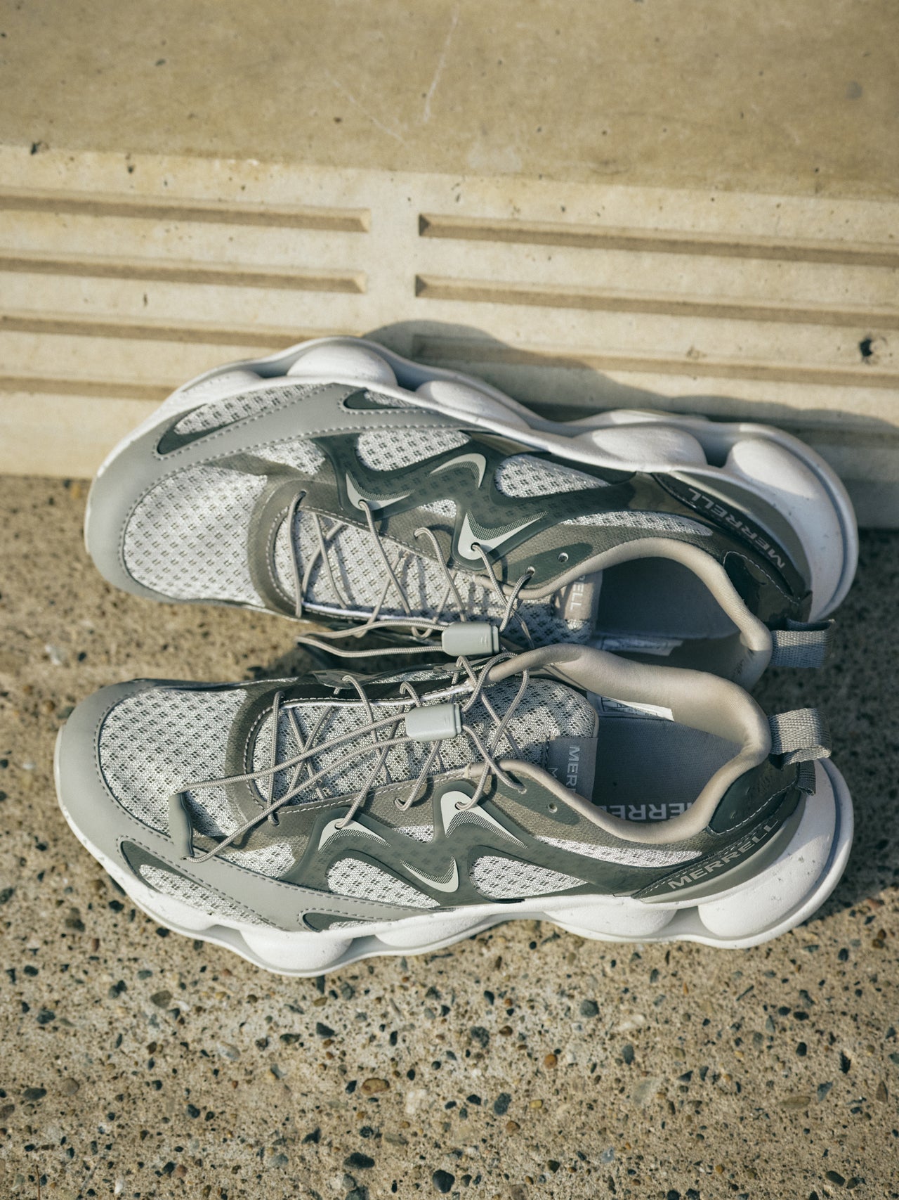 〈MERRELL〉のスニーカー　３