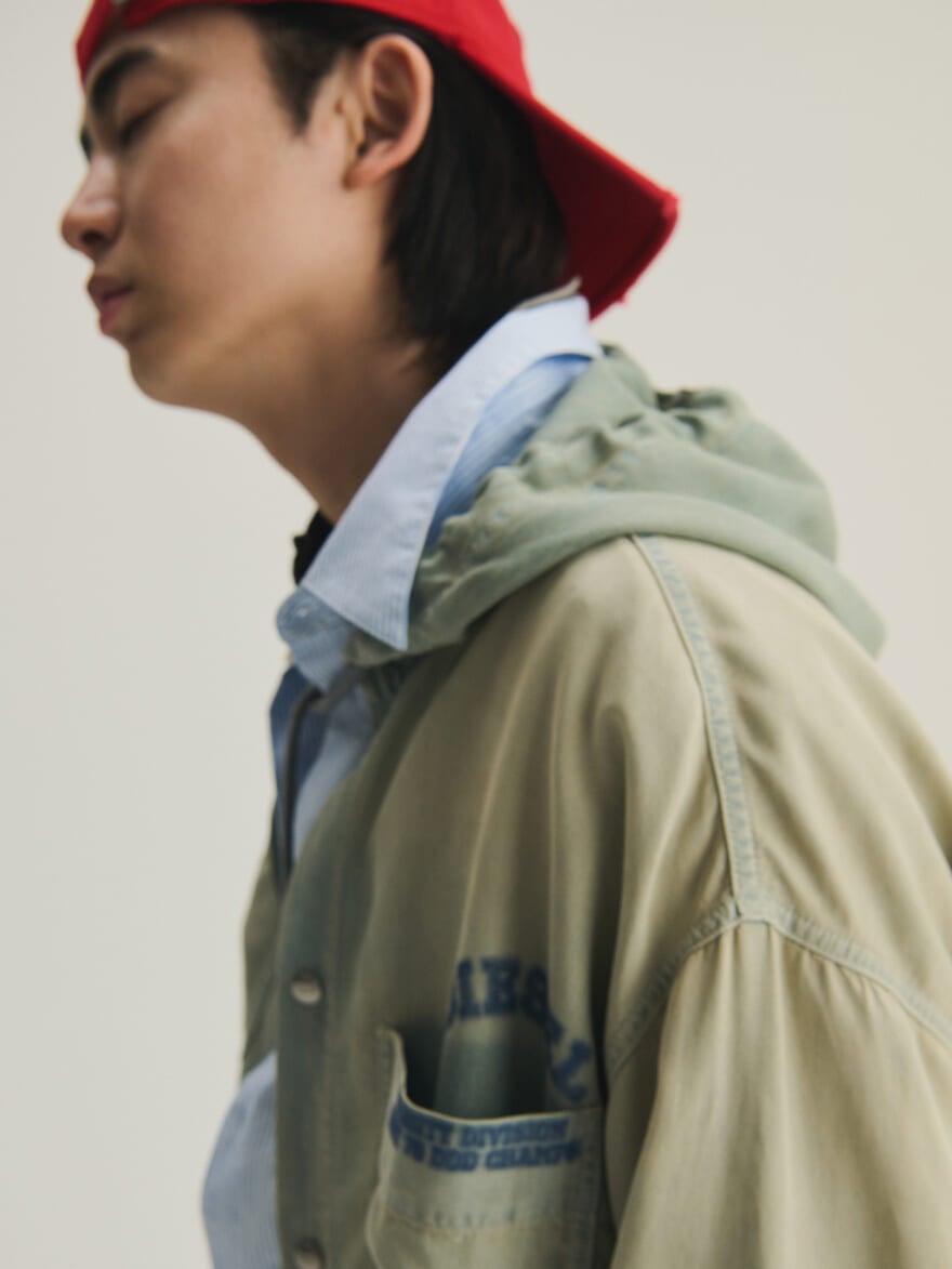 DIESELの2026年春物のメンズシャツパーカを着用する豊田裕大さん