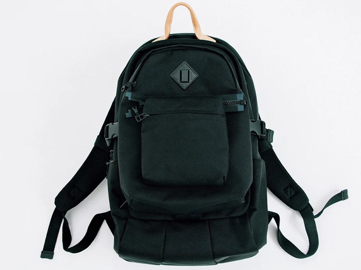 黒なのに差がつく「名品バッグ」14選！ サカイ、吉田カバンのPOTR、土屋鞄...大人ブラックが大正解！