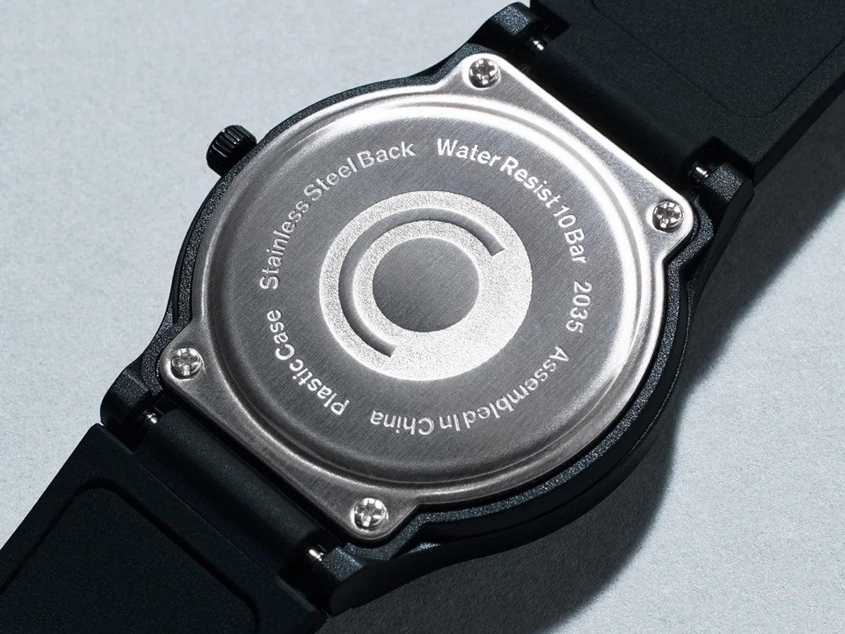 「ファミマ」の腕時計。シチズンと共同開発したコンビニエンスウェア初ウォッチは防水仕様の２色展開！