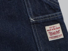 話題沸騰のダブルニーは「リーバイス®」“568”なら間違いない！ トレンドのシルエットを試着＆本音レビュー！【新作デニム図鑑】