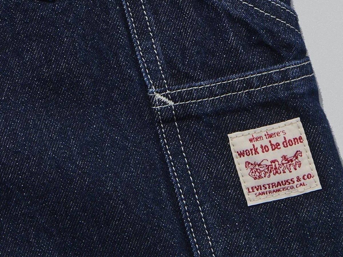 話題沸騰のダブルニーは「リーバイス®」“568”なら間違いない！ トレンドのシルエットを試着＆本音レビュー！【新作デニム図鑑】