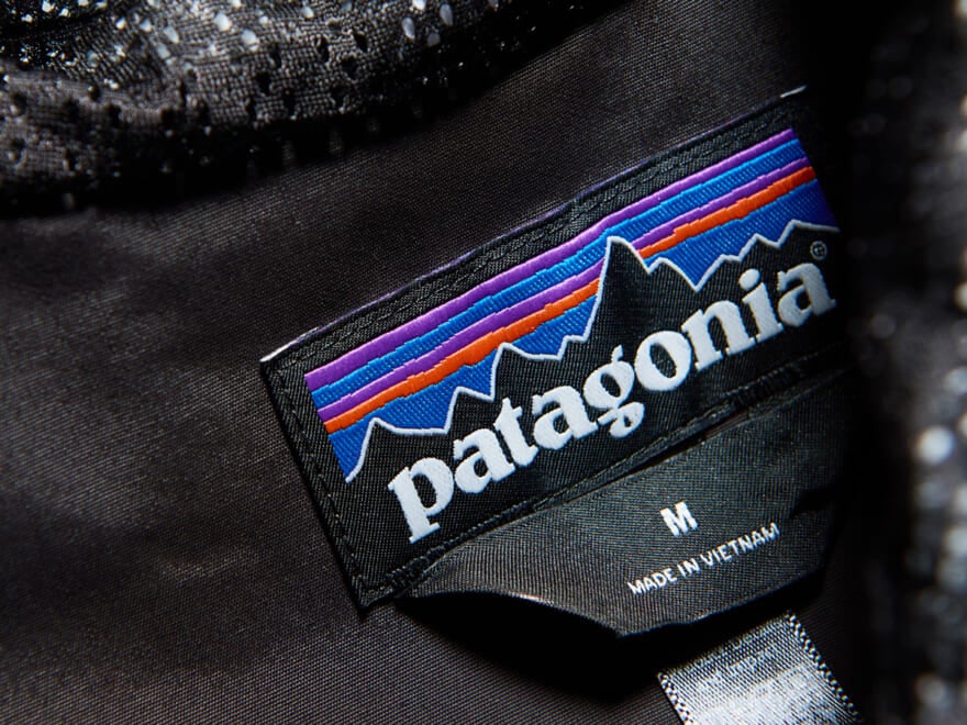 「アウトドアブランド」でもジャケットは黒がイイ！ モンベル、パタ...GWに向けて買いたいブラック名品10選！