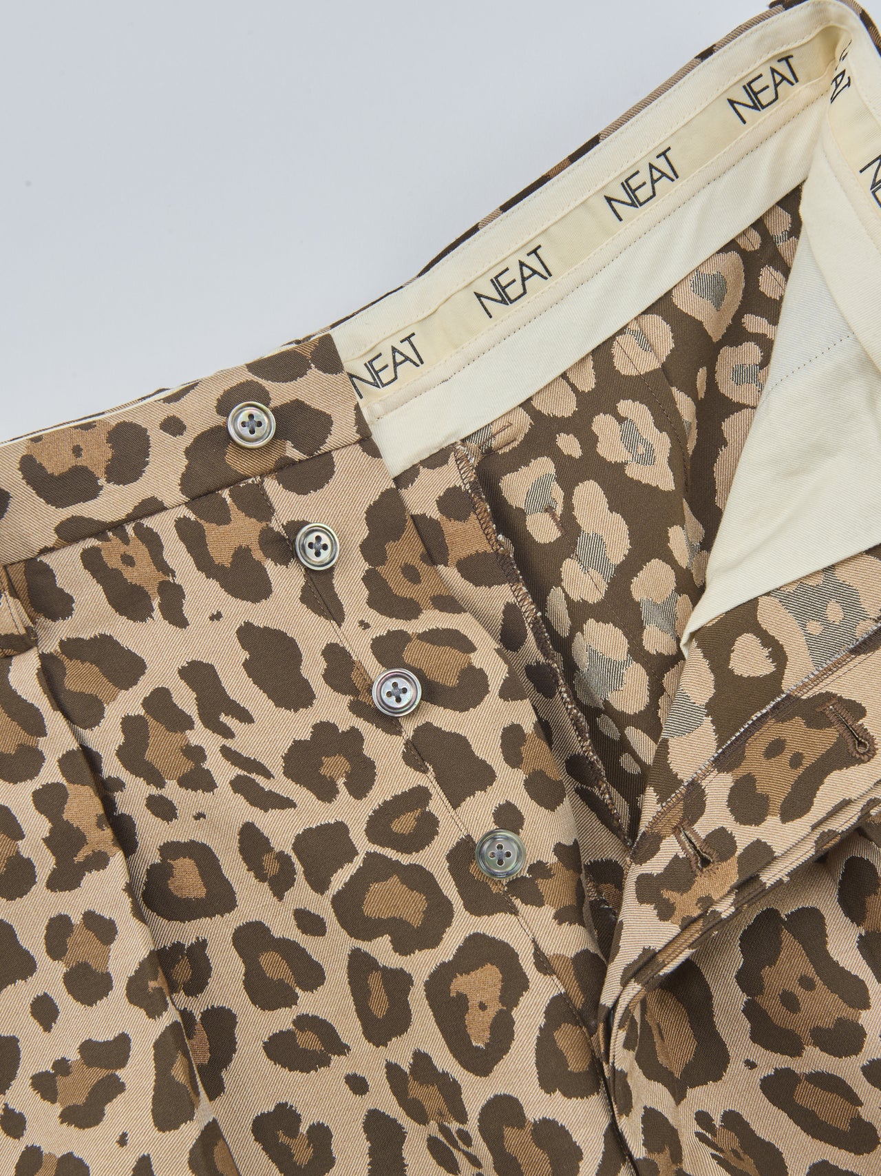 NEAT、Bacci Leopard Pattern Cargo Shorts、ウエストボタン