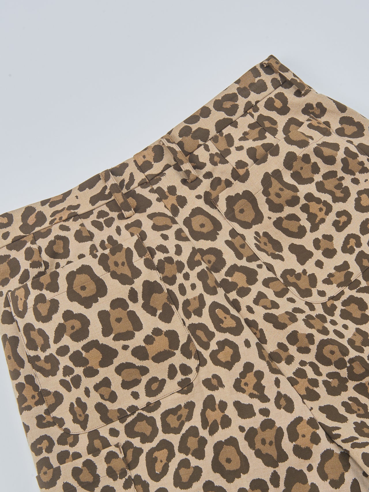 NEAT、Bacci Leopard Pattern Cargo Shorts、バック