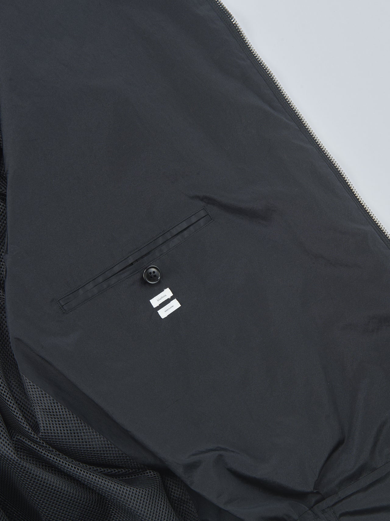 blurhms、Poly-Silk Zip Jacket、タグ