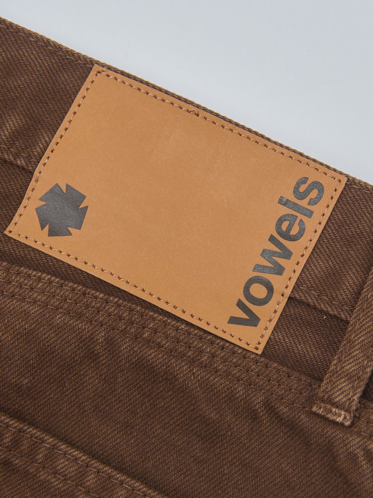 vowels、Overdyed Painter Shorts、タグ