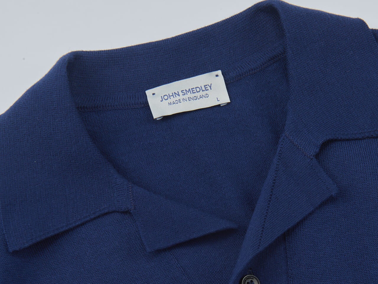 春にちょうどいい「ジョンスメドレー」の上質ニットポロ、話題の空調ファンつきTシャツ...【プレスたちの春の指名買いリスト】