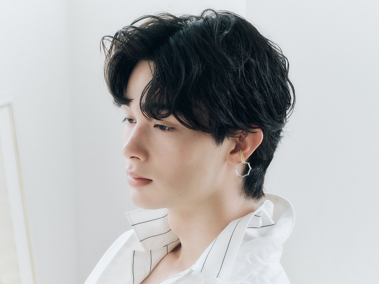 栄莉弥と、ジュエッテの出会い。マルチなスタイリングを楽しめる「メニリング」が新登場！［meets Jouete! Vol.9］