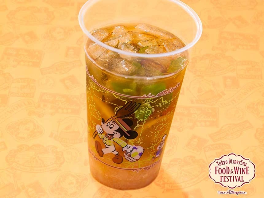 東京ディズニーシー期間限定食べ歩きメニュー ワインフェスのオススメ「ピーチミントアイスティー（キリン 午後の紅茶 ストレートティー使用）」