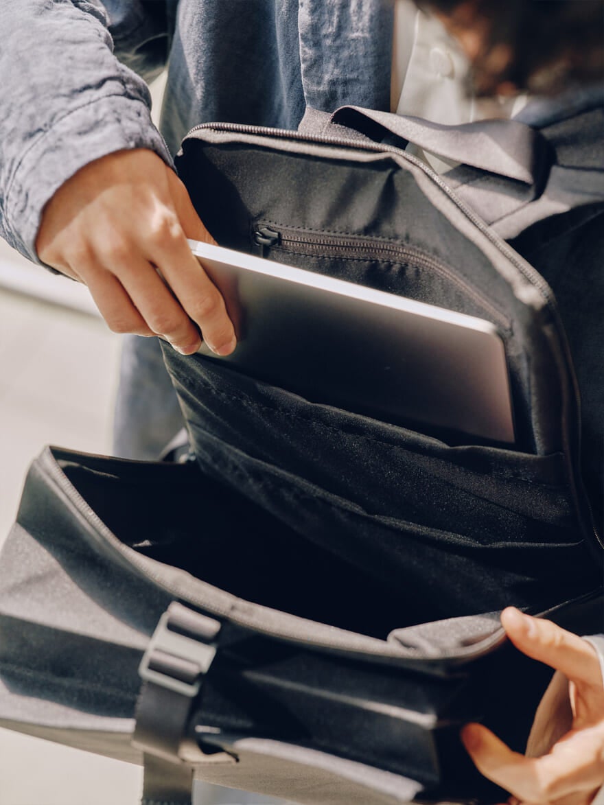 GOOD GOODS ISSEY MIYAKE(グッド グッズ イッセイ ミヤケ)の「JABARA(じゃばら)」リュックの内部