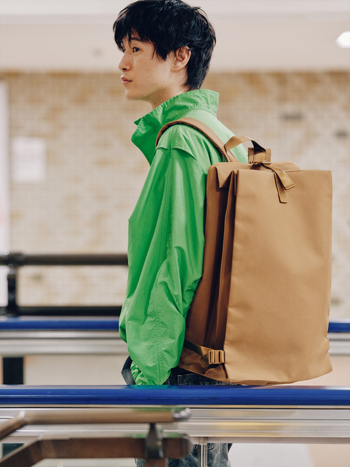 GOOD GOODS ISSEY MIYAKE(グッド グッズ イッセイ ミヤケ)の「JABARA(じゃばら)」リュックのブラウンカラー