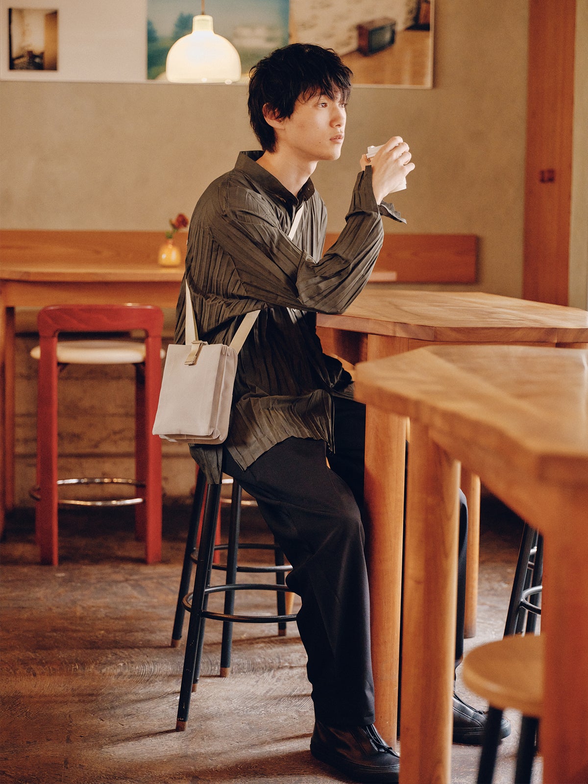 GOOD GOODS ISSEY MIYAKE(グッド グッズ イッセイ ミヤケ)の「JABARA」ショルダーバッグを使ったメンズファッションコーディネート