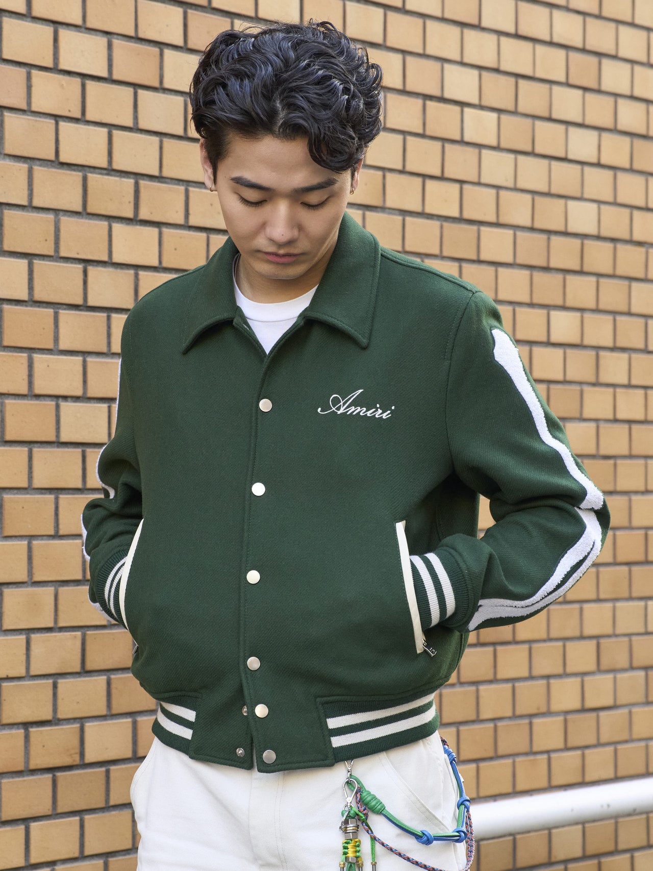 アミリのジャケット