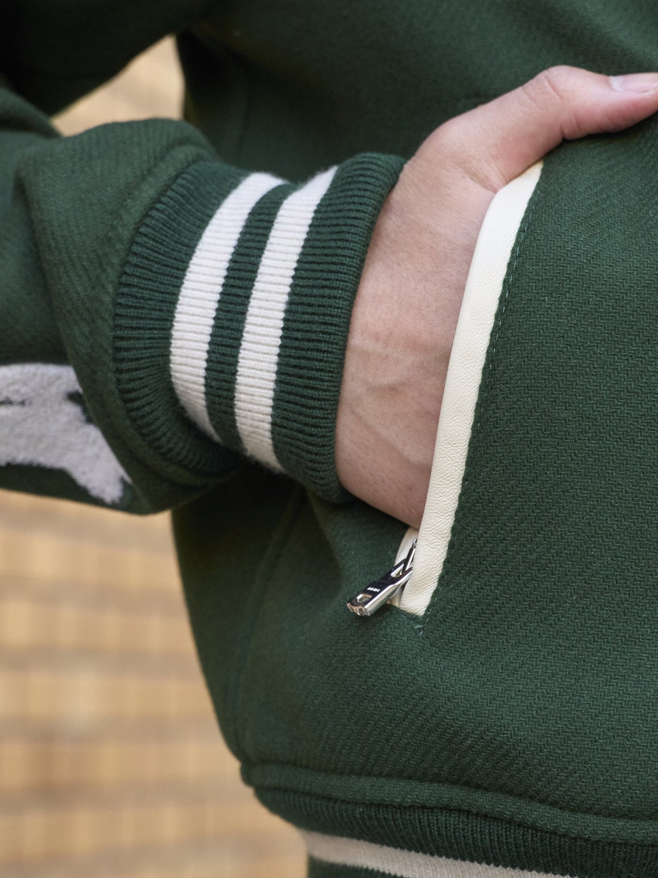 アミリのジャケットのポケット