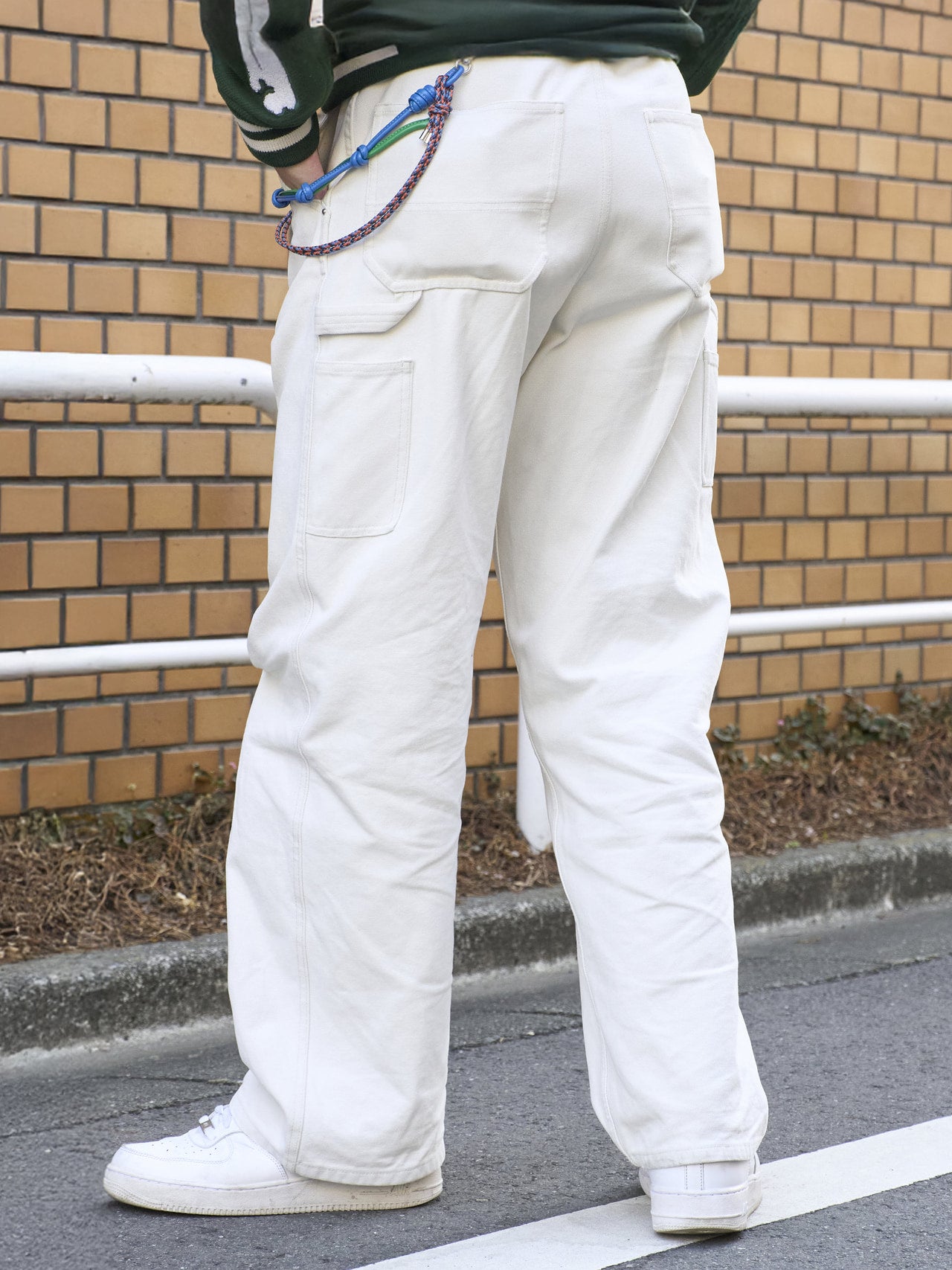 アクネ ストゥディオズのペインターパンツのバック