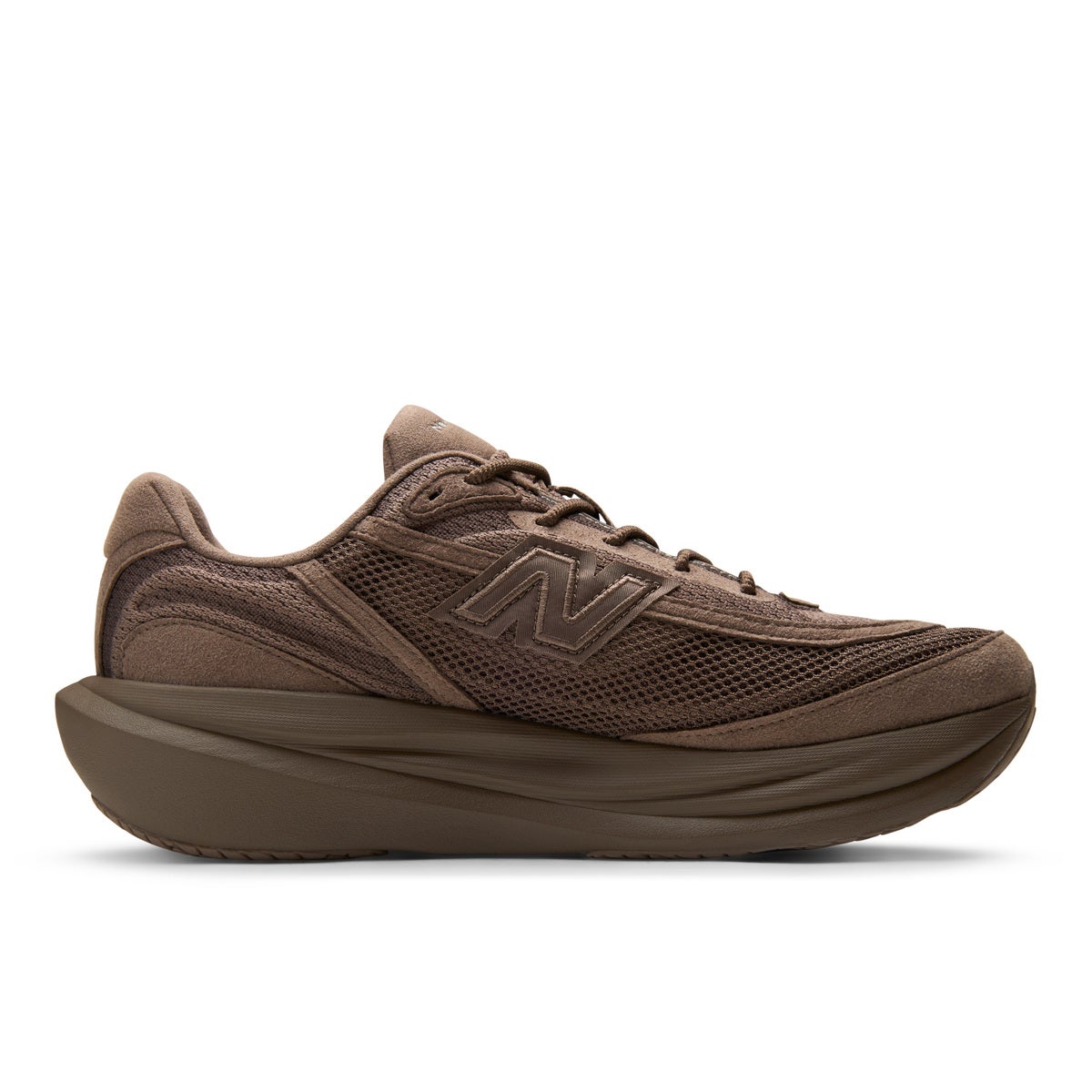 District Vision ＆ New Balance 1080 v15　ブラウン2