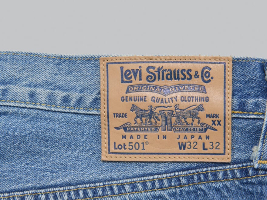 このワイドシルエットは間違いなく“やみつき”になる。新しい「501®」は80’sの現代版！[Levi’s® BLUETAB™ 1980s 501 Customized]【新作デニム図鑑】