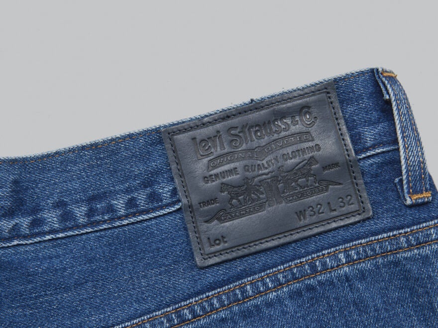 圧倒的な品格！「リーバイス®」のプレミアムデニムは“こんな１本が欲しかった”が凝縮！[Levi’s® BLUETAB™ Marker Loose]【新作デニム図鑑】