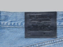 春のデニム選びはリーバイス®の「ワイド」が大大大正解。タック、股上深め、短め丈...すべてが絶妙！[Levi’s® BLUETAB™ Wide Pleats Crop]【新作デニム図鑑】