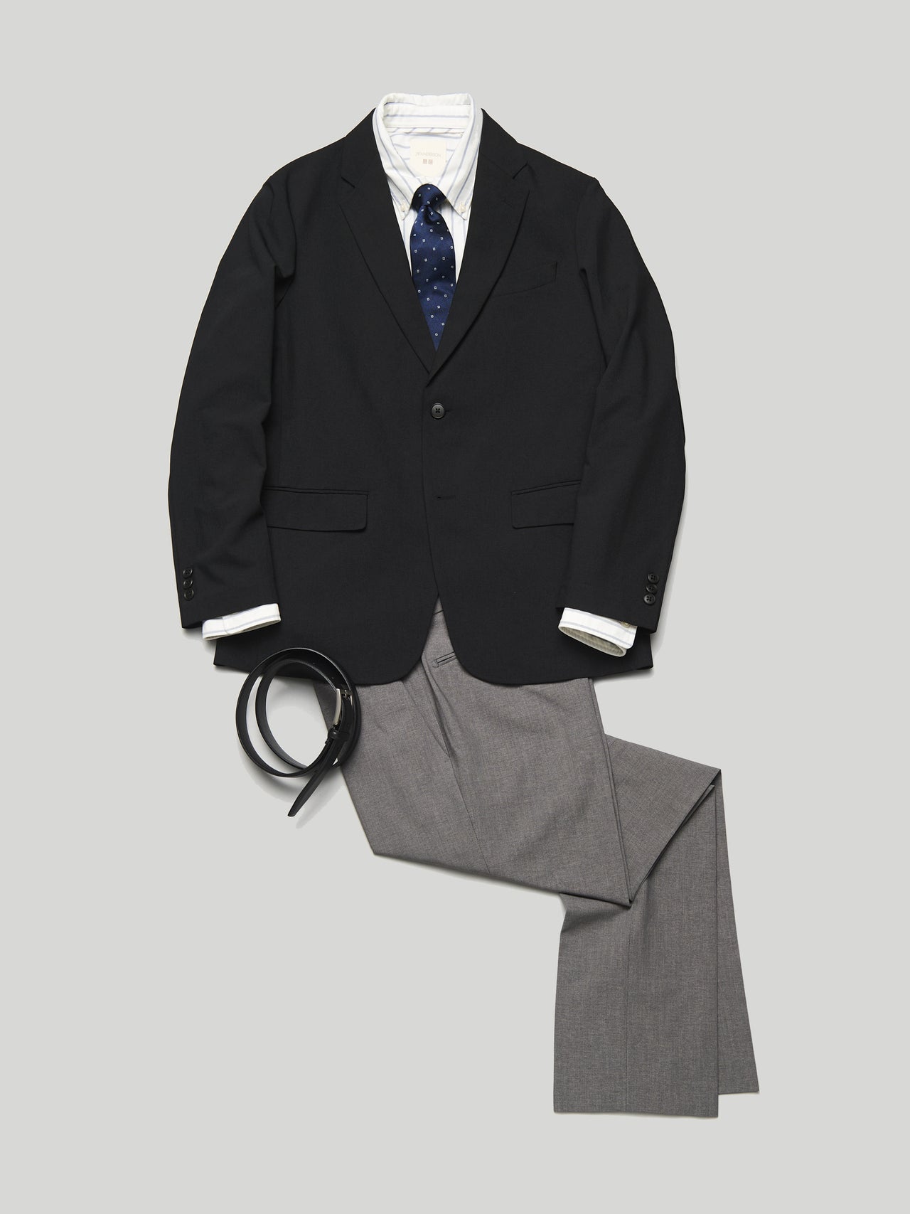 全身「ユニクロ」ビジカジなジャケットコーデ③