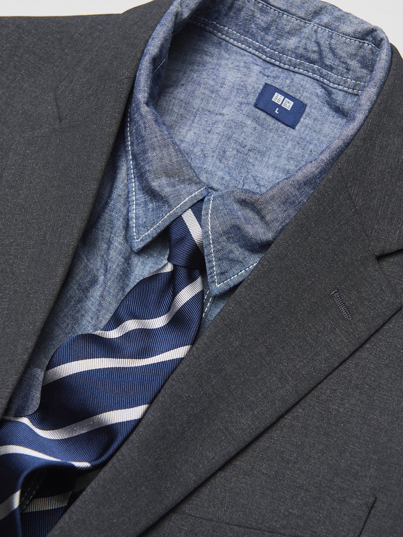 全身「ユニクロ」ビジカジなジャケットコーデ④のディテール