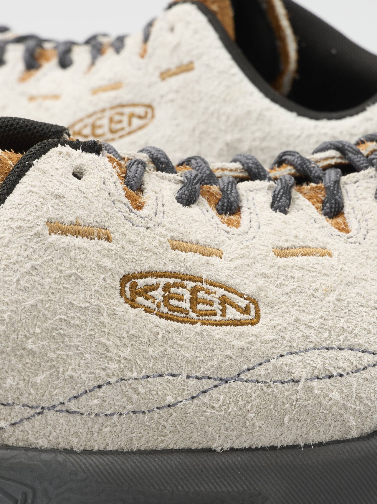 KEEN JASPER ZIONICのアップ