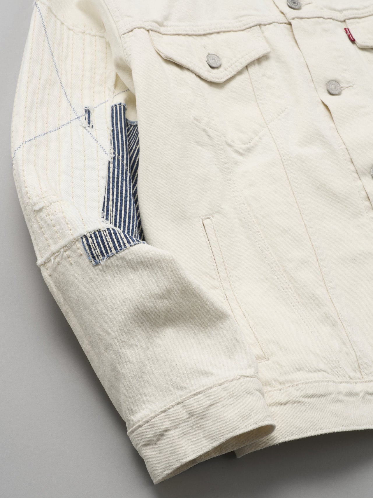 Levi’s®、リラックスフィット トラッカージャケット、袖