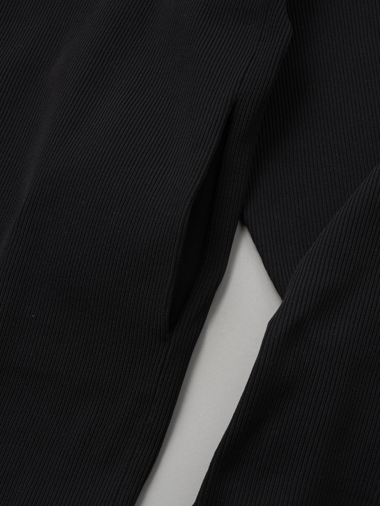 無印良品 紳士 乾きやすい洗えるリブ編みニットブルゾンの脇部分