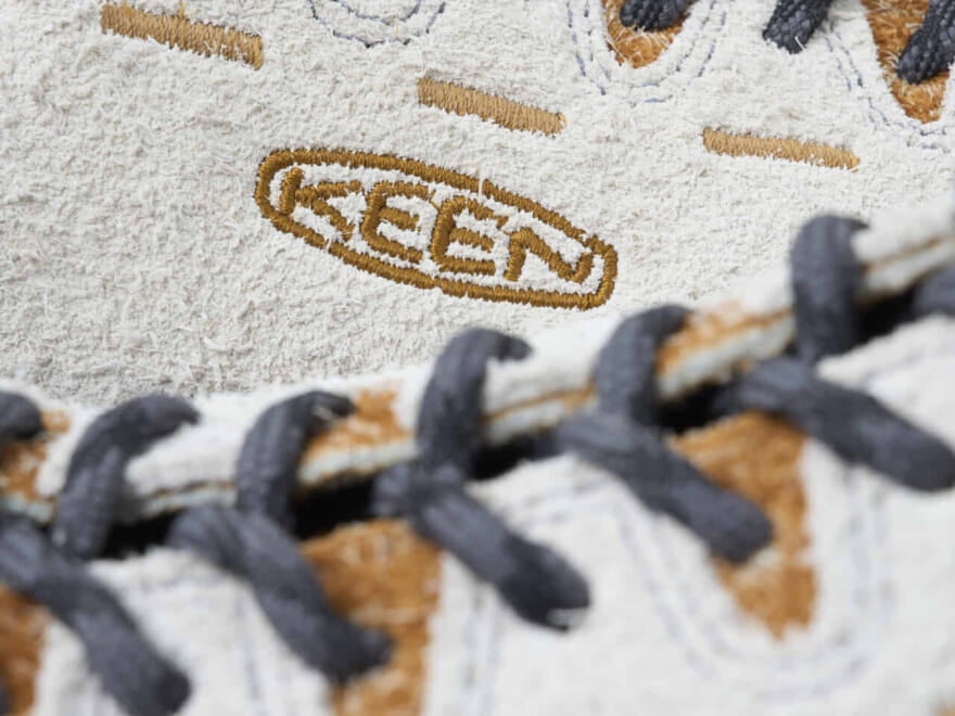 【KEENの裏名品】絶対にもう一足欲しくなる。デザイン、フィット感、歩きやすさ...“リピ確”間違いなしの最強スニーカー！／JASPER ZIONIC