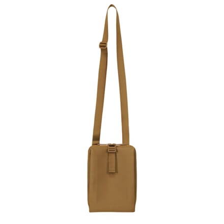 GOOD GOODS ISSEY MIYAKE(グッド グッズ イッセイ ミヤケ)の「JABARA(じゃばら)」ショルダーバッグ ブラウン