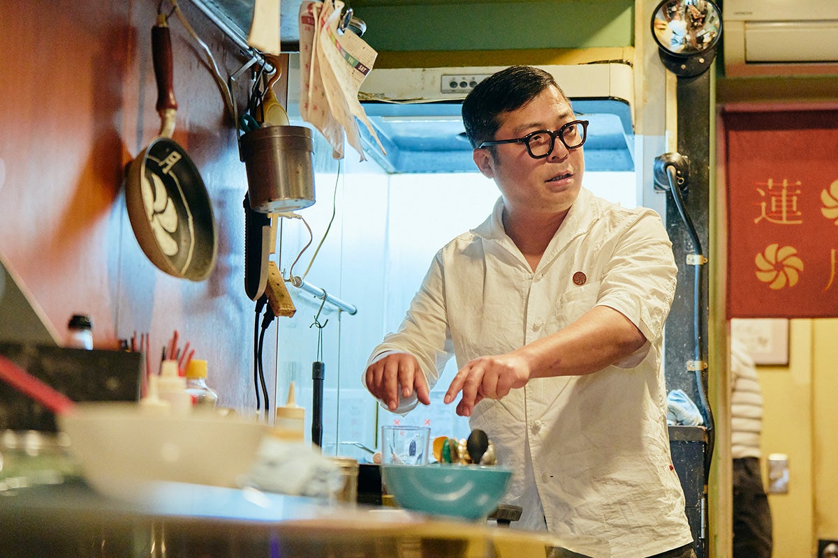 東京・乃木坂にある手作り餃子の店「蓮月」店主2
