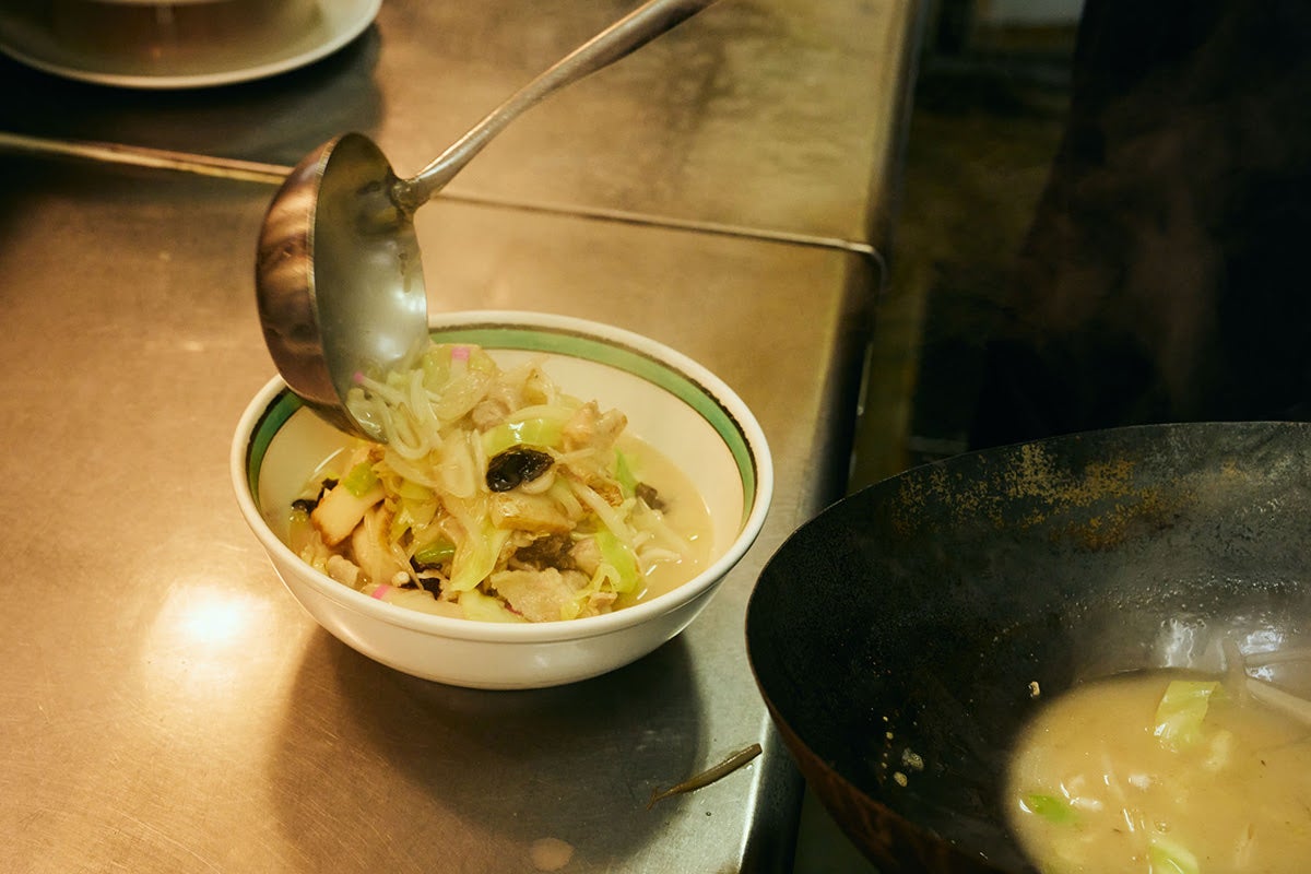東京・赤坂 中華料理店「金葉庭」ちゃんぽん調理中の様子2